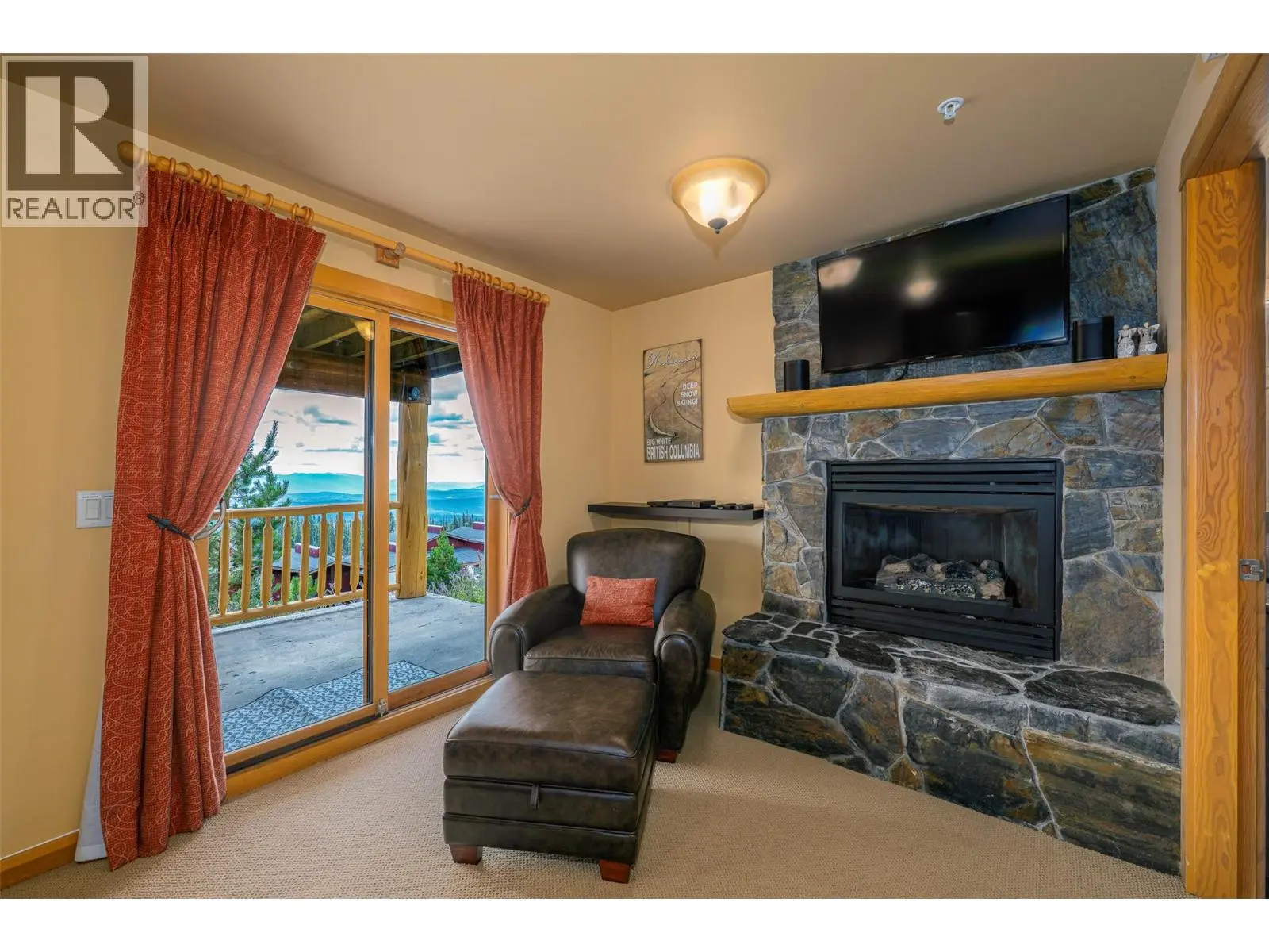 360 Whitehorse Lane Unit# 16. Big White, British Columbia