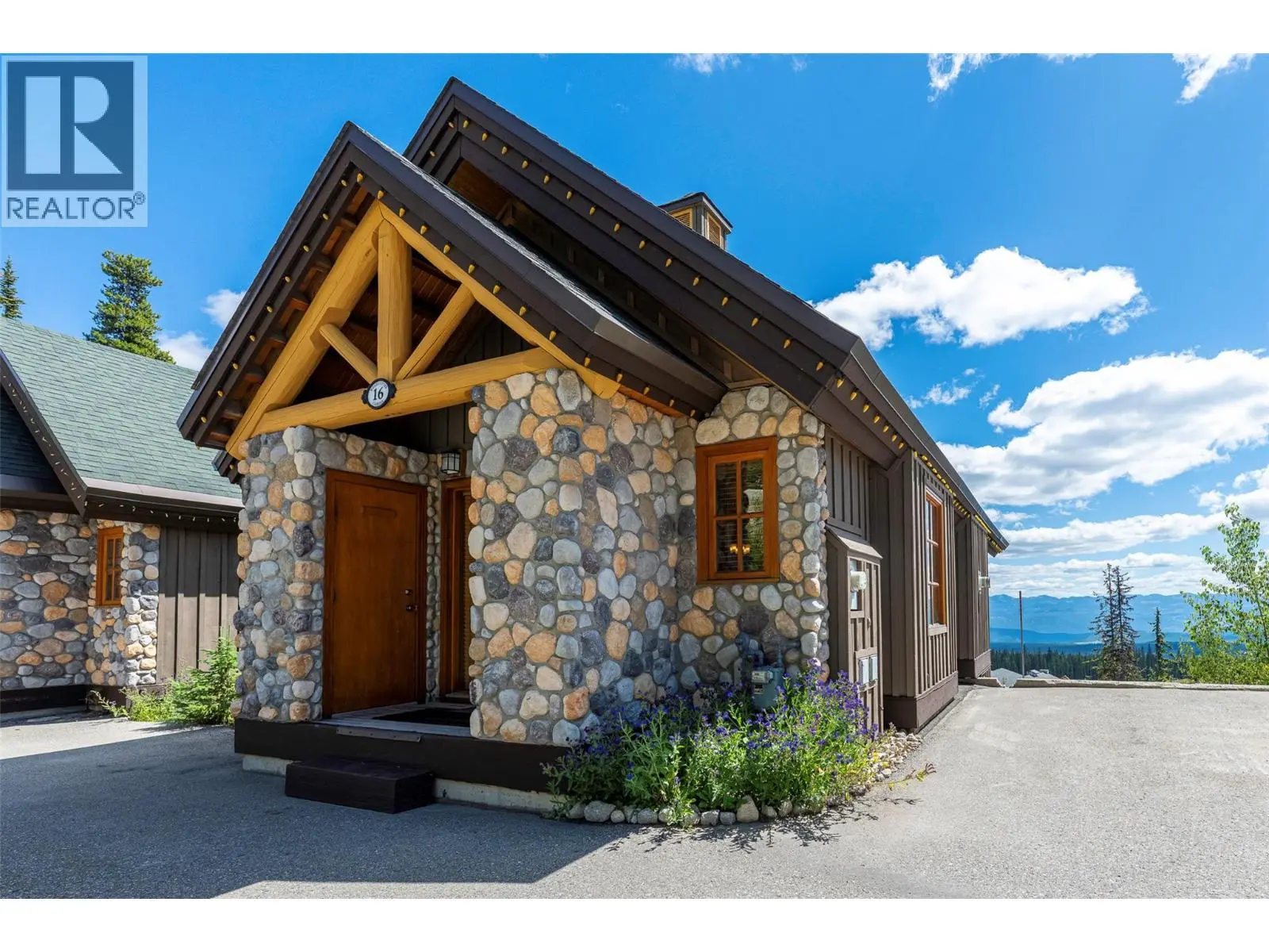 360 Whitehorse Lane Unit# 16. Big White, British Columbia