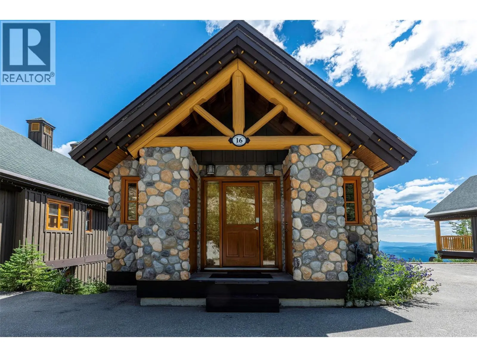 360 Whitehorse Lane Unit# 16. Big White, British Columbia