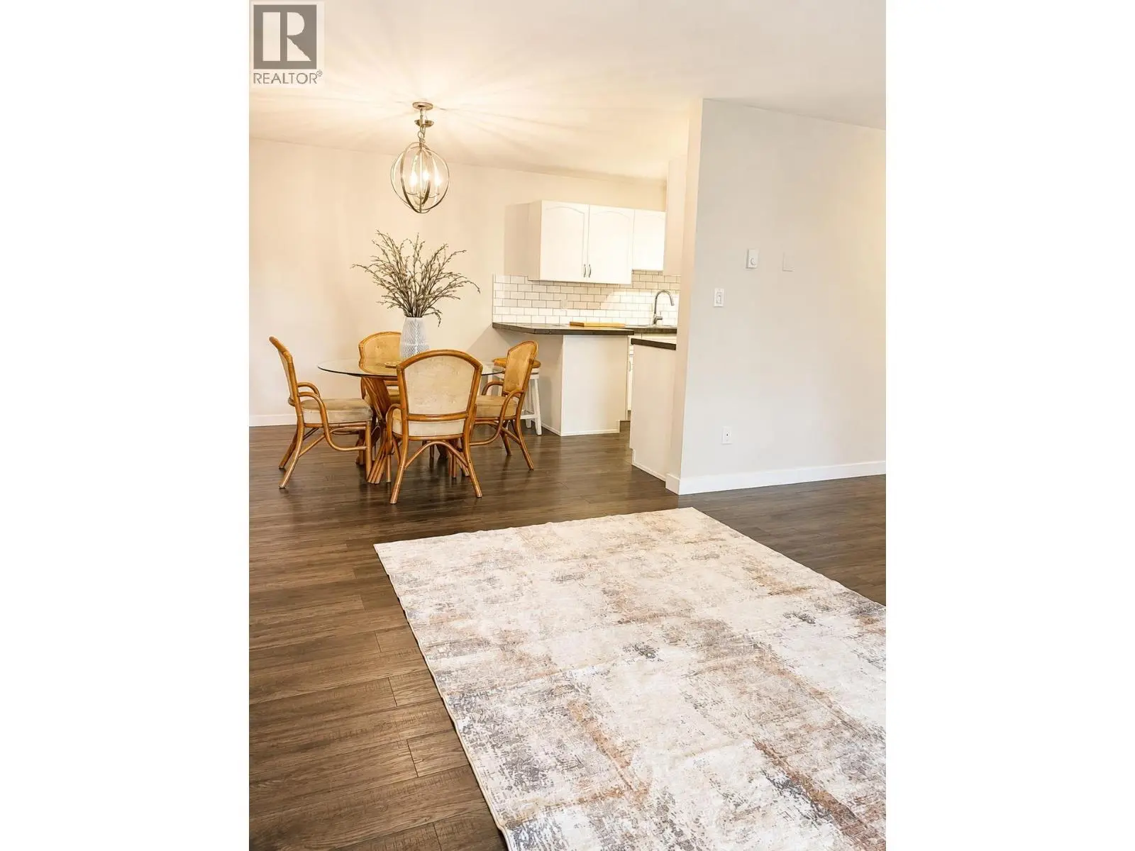 3842 Gordon Drive Unit# 112. Kelowna, British Columbia