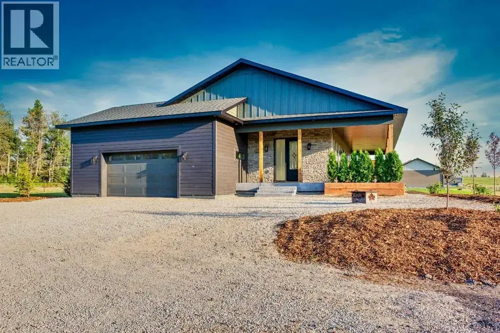 4, 4141 Township Road 340, Rural Mountain View County