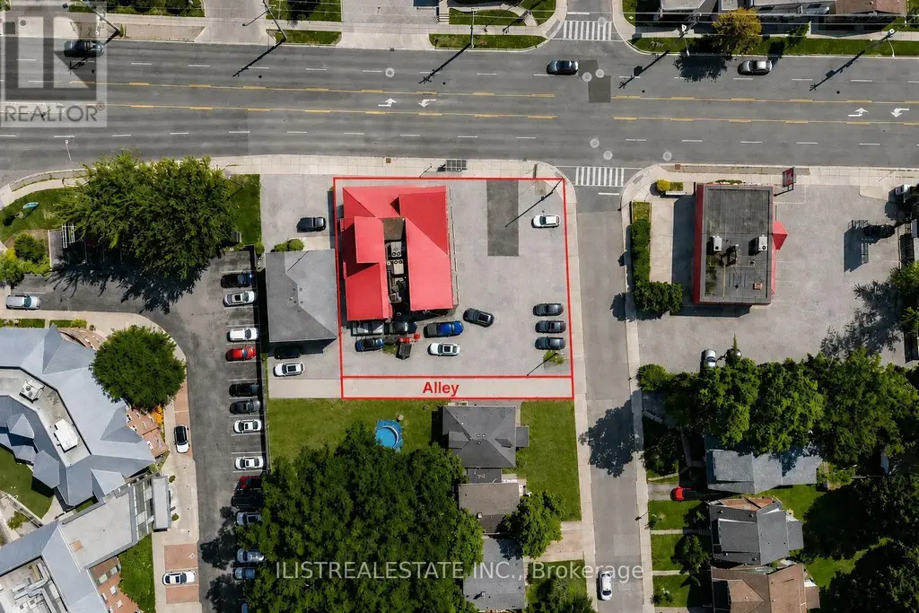 1520 Main Street W, Hamilton (Ainslie Wood)