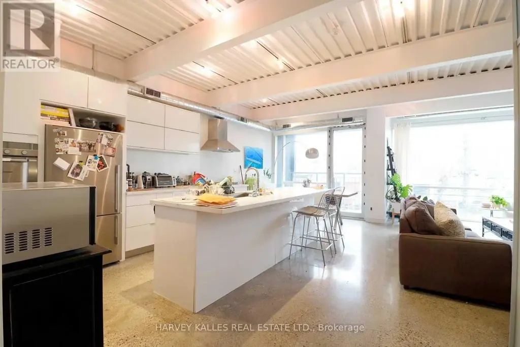 Ph3a - 214 Bathurst Street, Toronto (Trinity-Bellwoods)