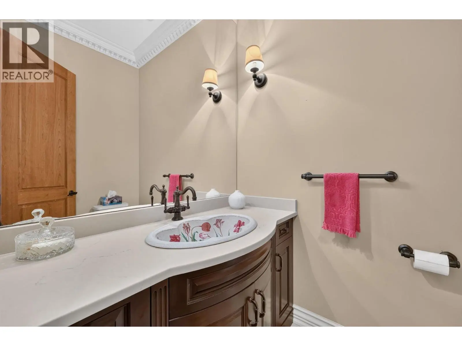 523 Metcalfe Avenue. Kelowna, British Columbia