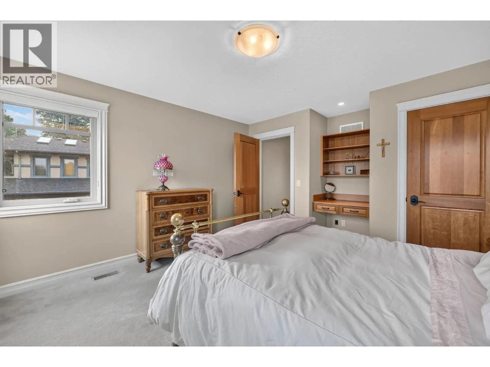 523 Metcalfe Avenue. Kelowna, British Columbia