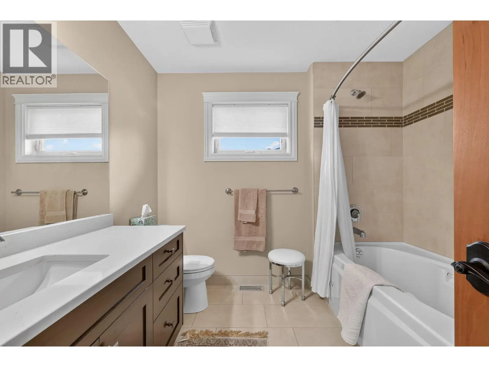 523 Metcalfe Avenue. Kelowna, British Columbia