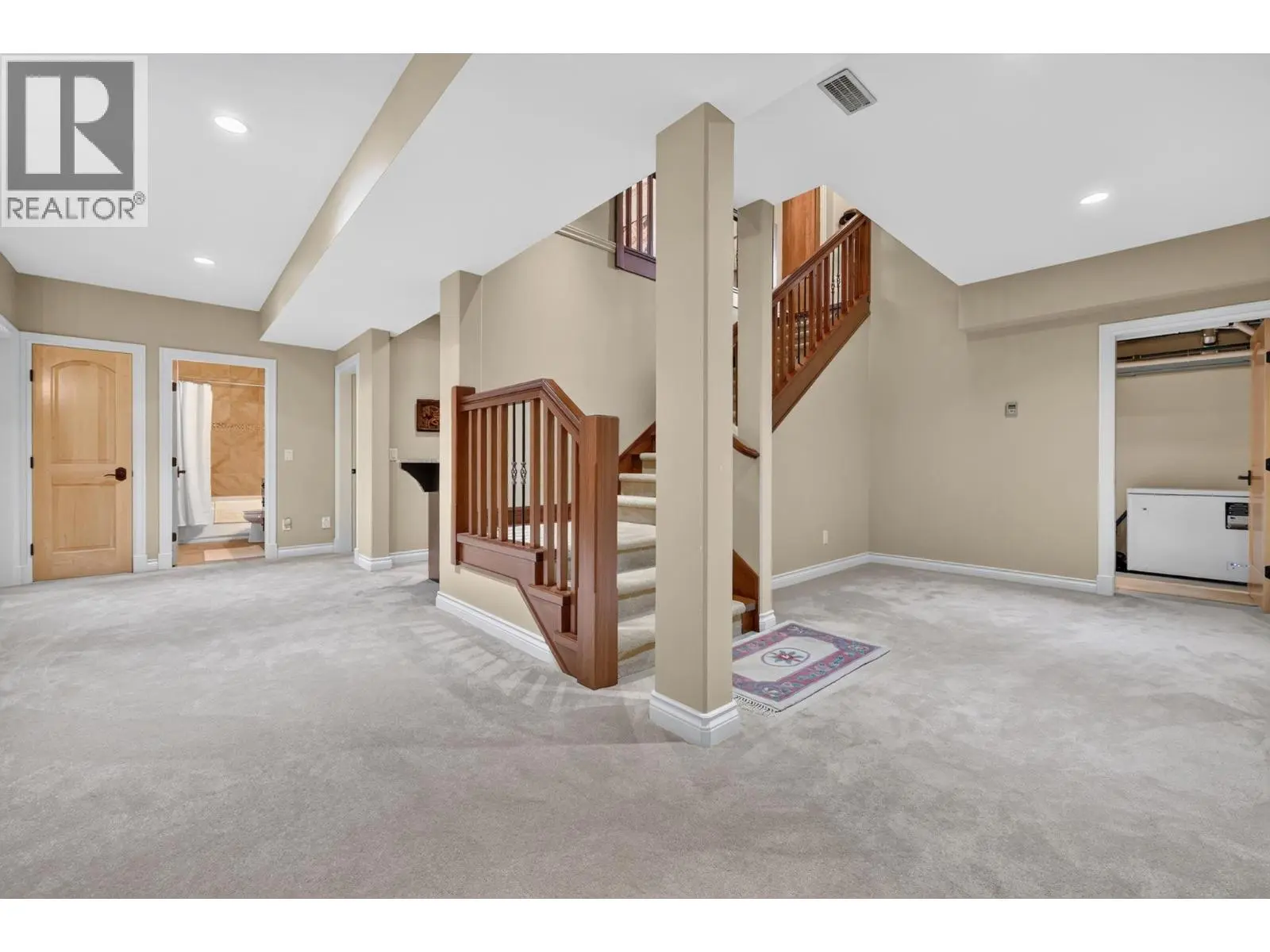 523 Metcalfe Avenue. Kelowna, British Columbia