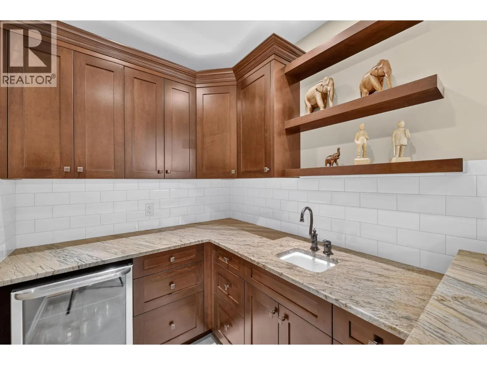 523 Metcalfe Avenue. Kelowna, British Columbia