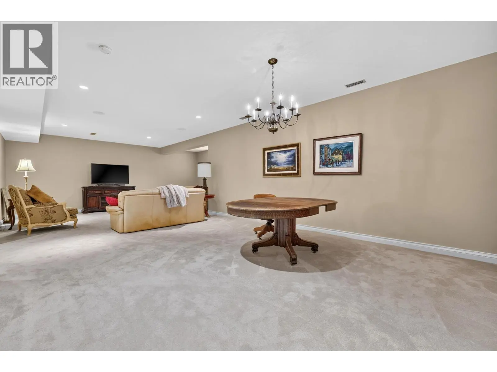 523 Metcalfe Avenue. Kelowna, British Columbia