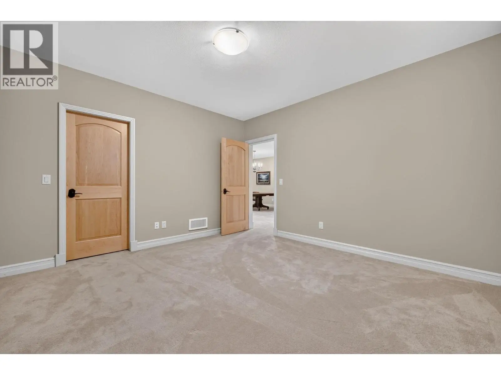523 Metcalfe Avenue. Kelowna, British Columbia