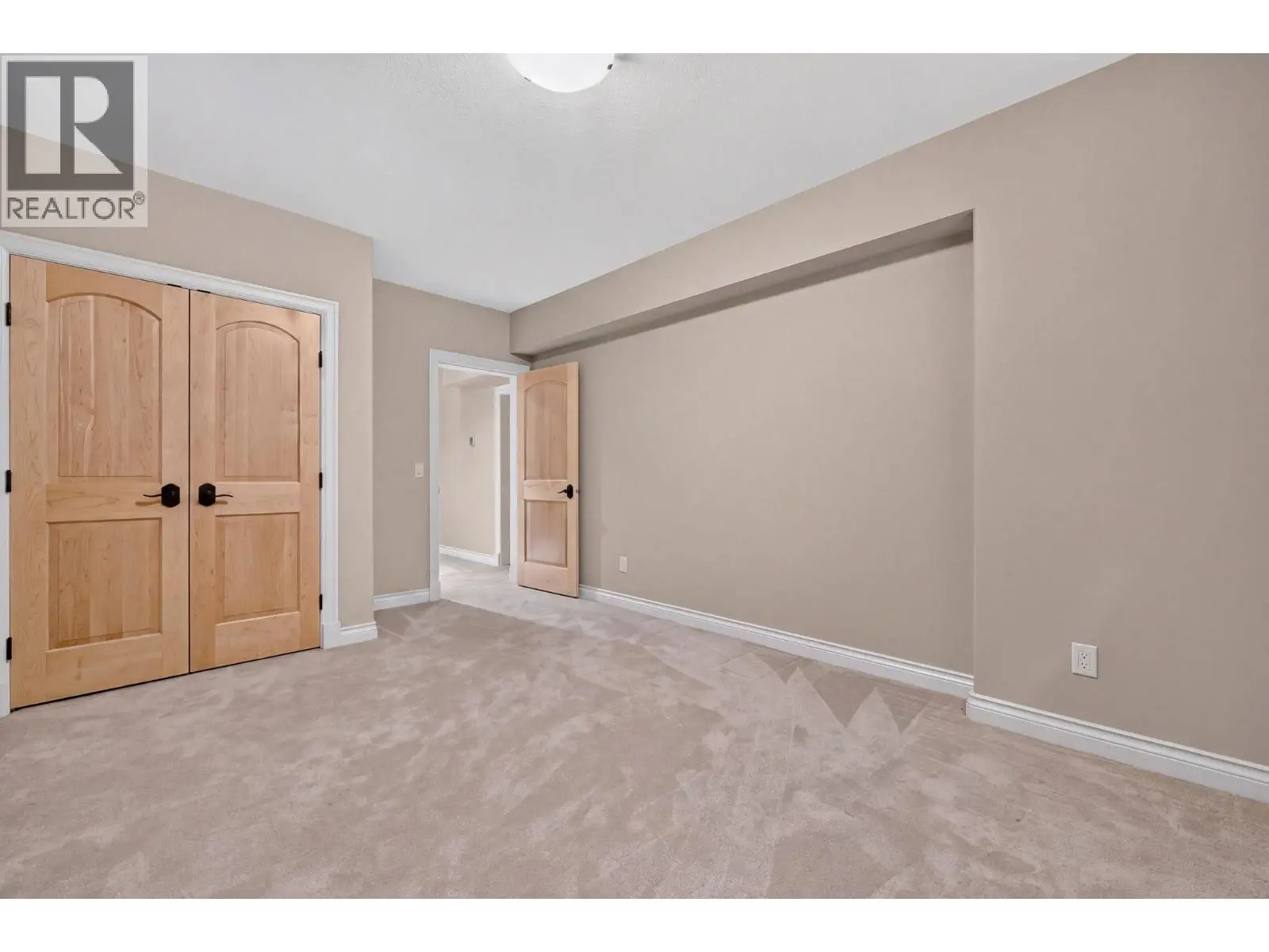 523 Metcalfe Avenue. Kelowna, British Columbia