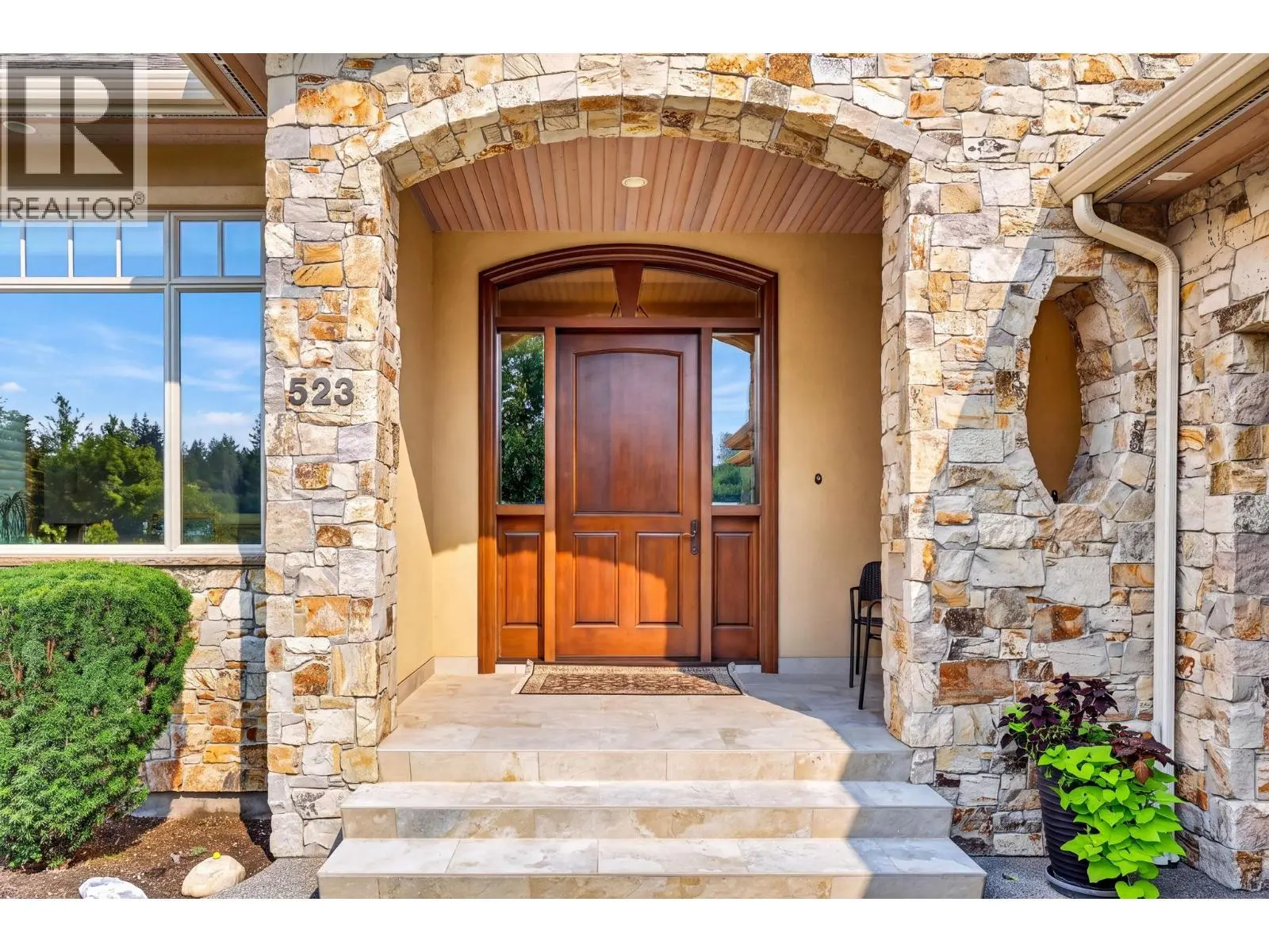 523 Metcalfe Avenue. Kelowna, British Columbia