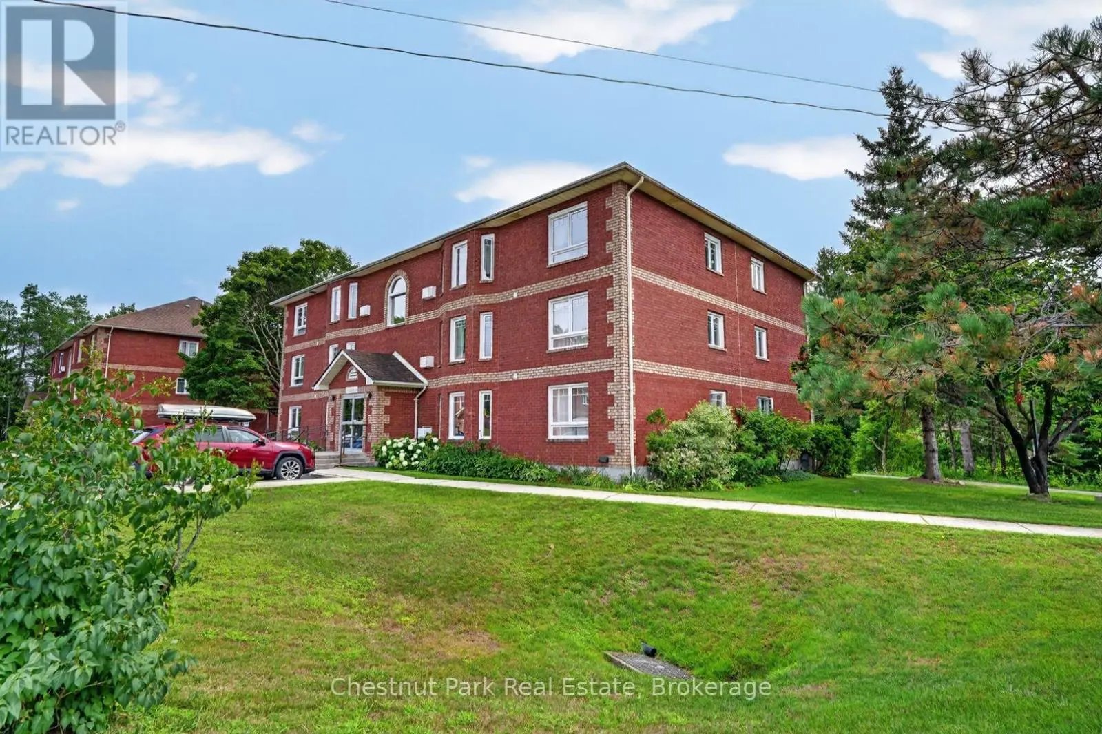202c - 661 Cedar Lane, Bracebridge (Macaulay)