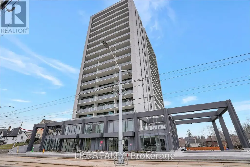 1313 - 741 King Street W, Kitchener