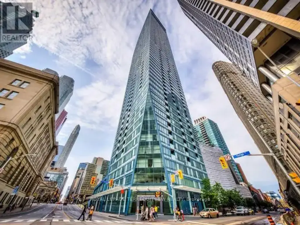 2012 - 8 The Esplanade, Toronto (Waterfront Communities)