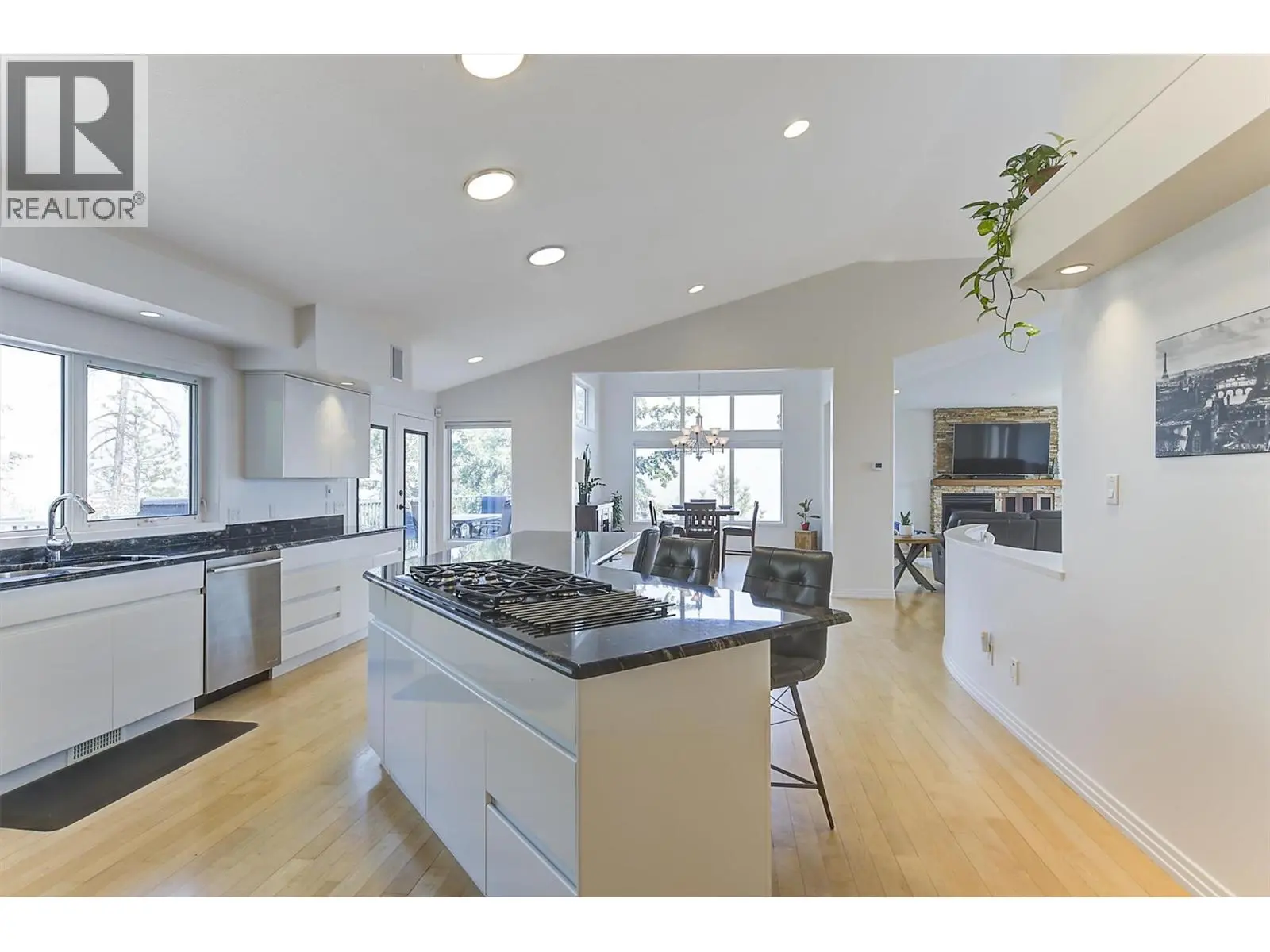 2296 Lillooet Crescent. Kelowna, British Columbia