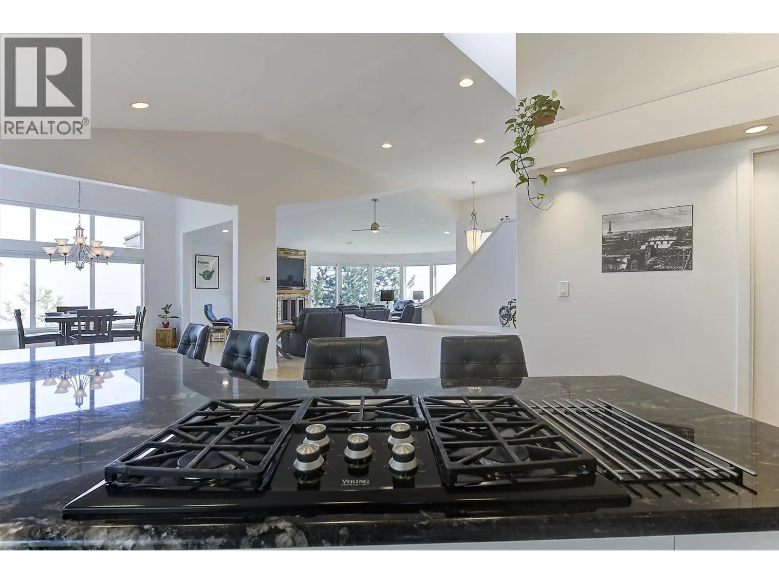 2296 Lillooet Crescent. Kelowna, British Columbia