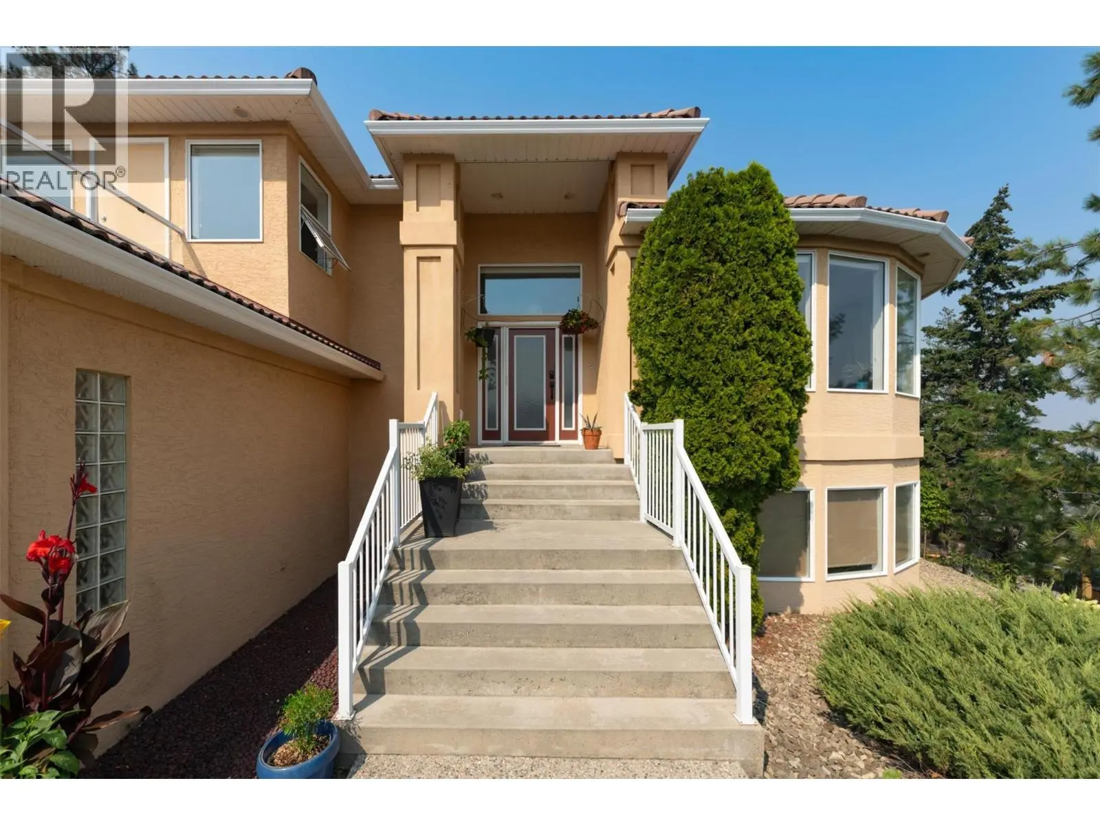 2296 Lillooet Crescent. Kelowna, British Columbia