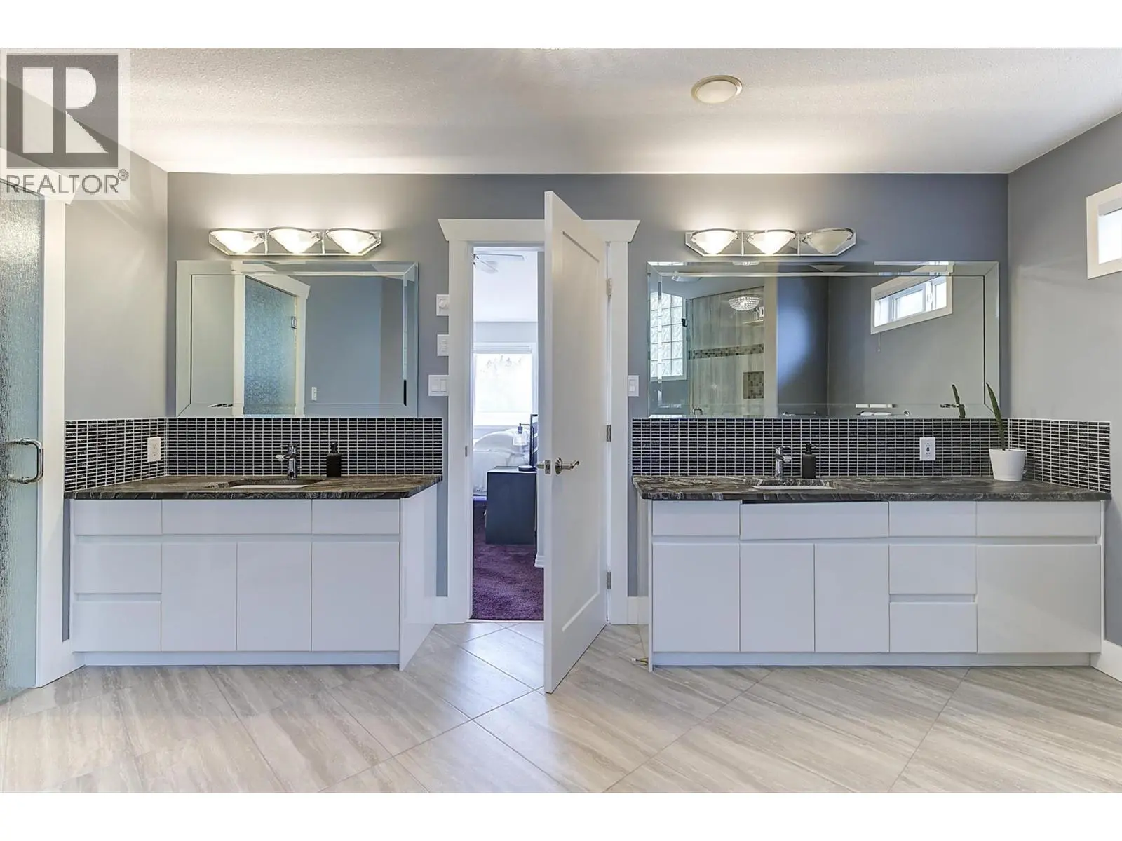 2296 Lillooet Crescent. Kelowna, British Columbia