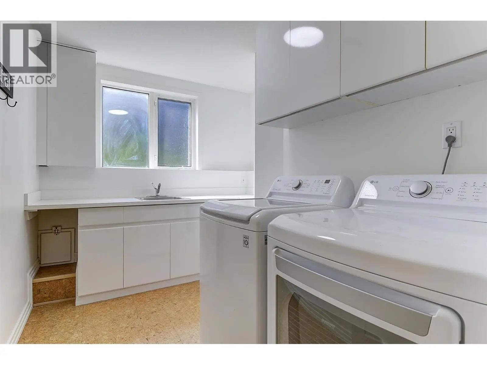 2296 Lillooet Crescent. Kelowna, British Columbia