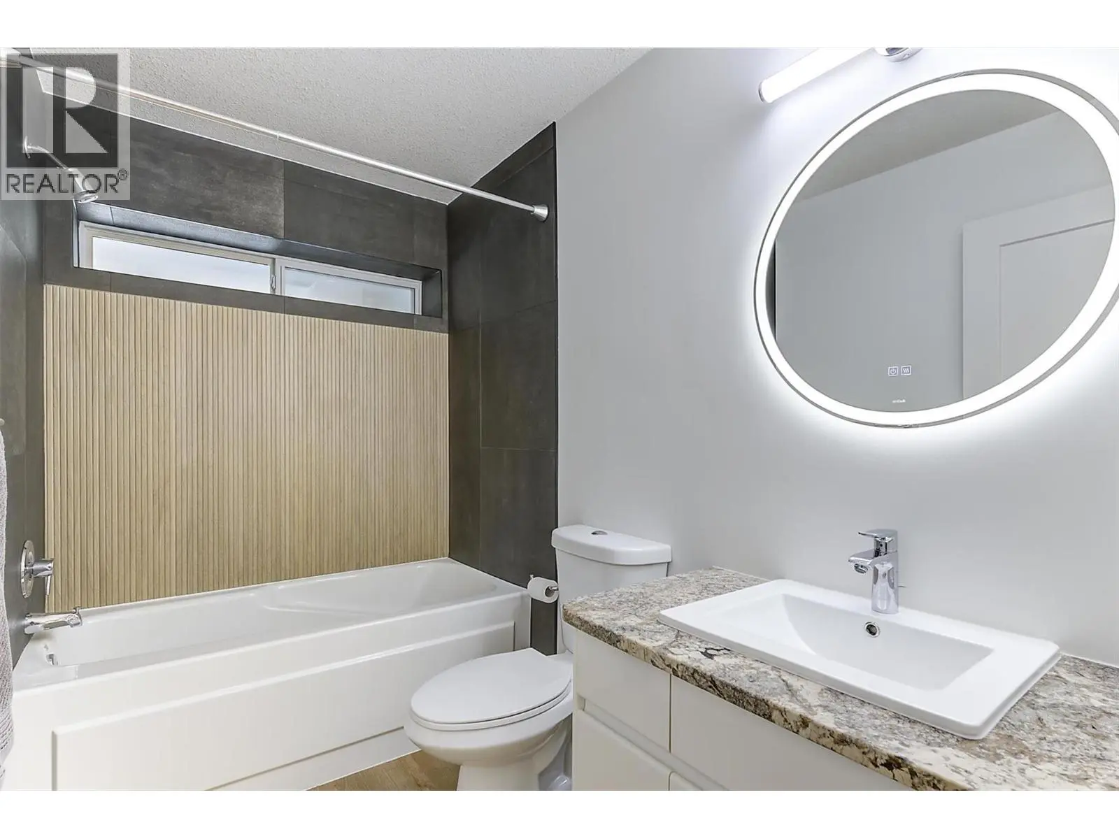 2296 Lillooet Crescent. Kelowna, British Columbia
