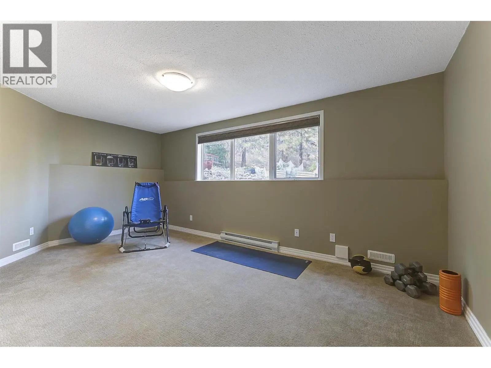 2296 Lillooet Crescent. Kelowna, British Columbia