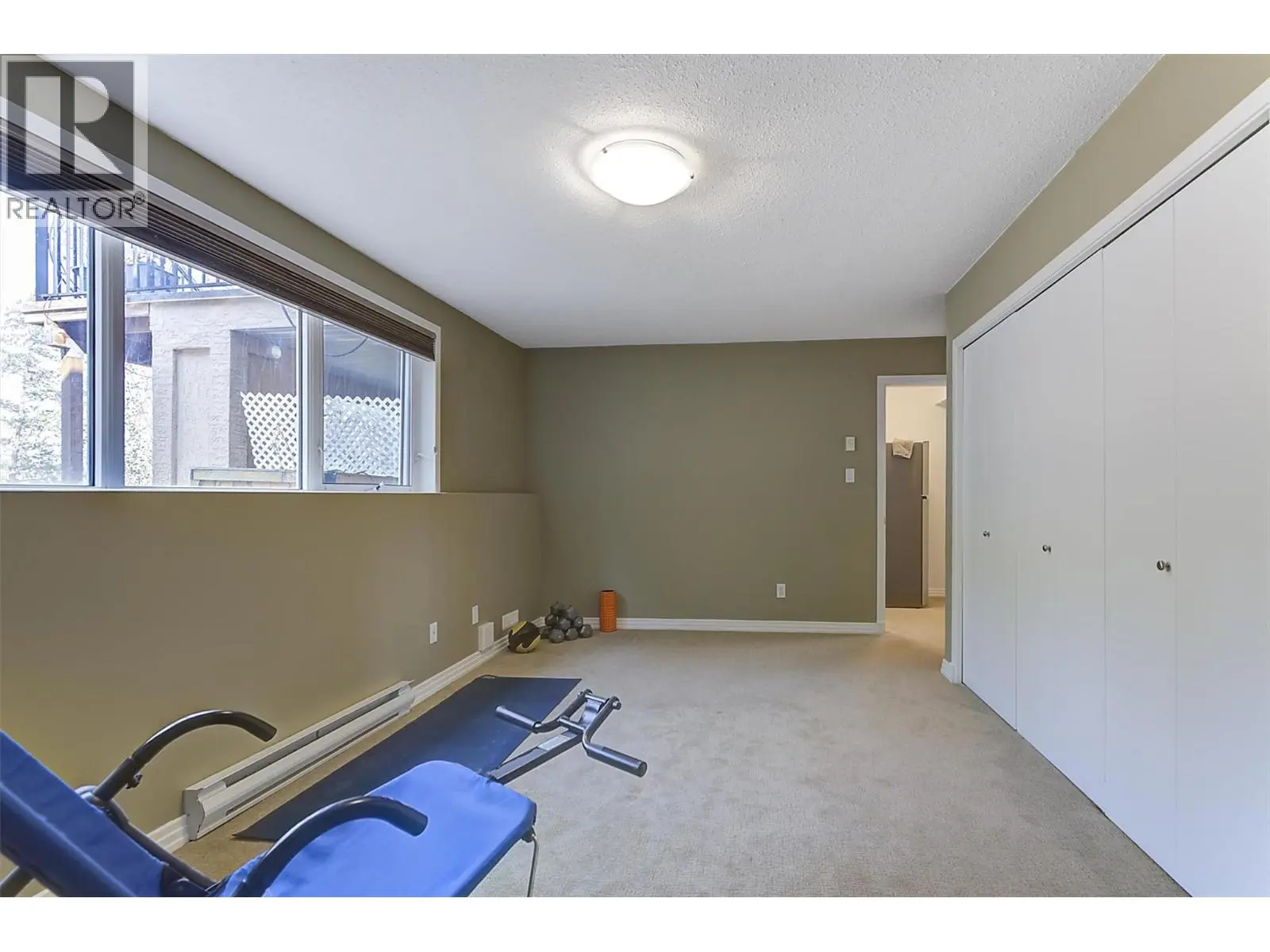 2296 Lillooet Crescent. Kelowna, British Columbia
