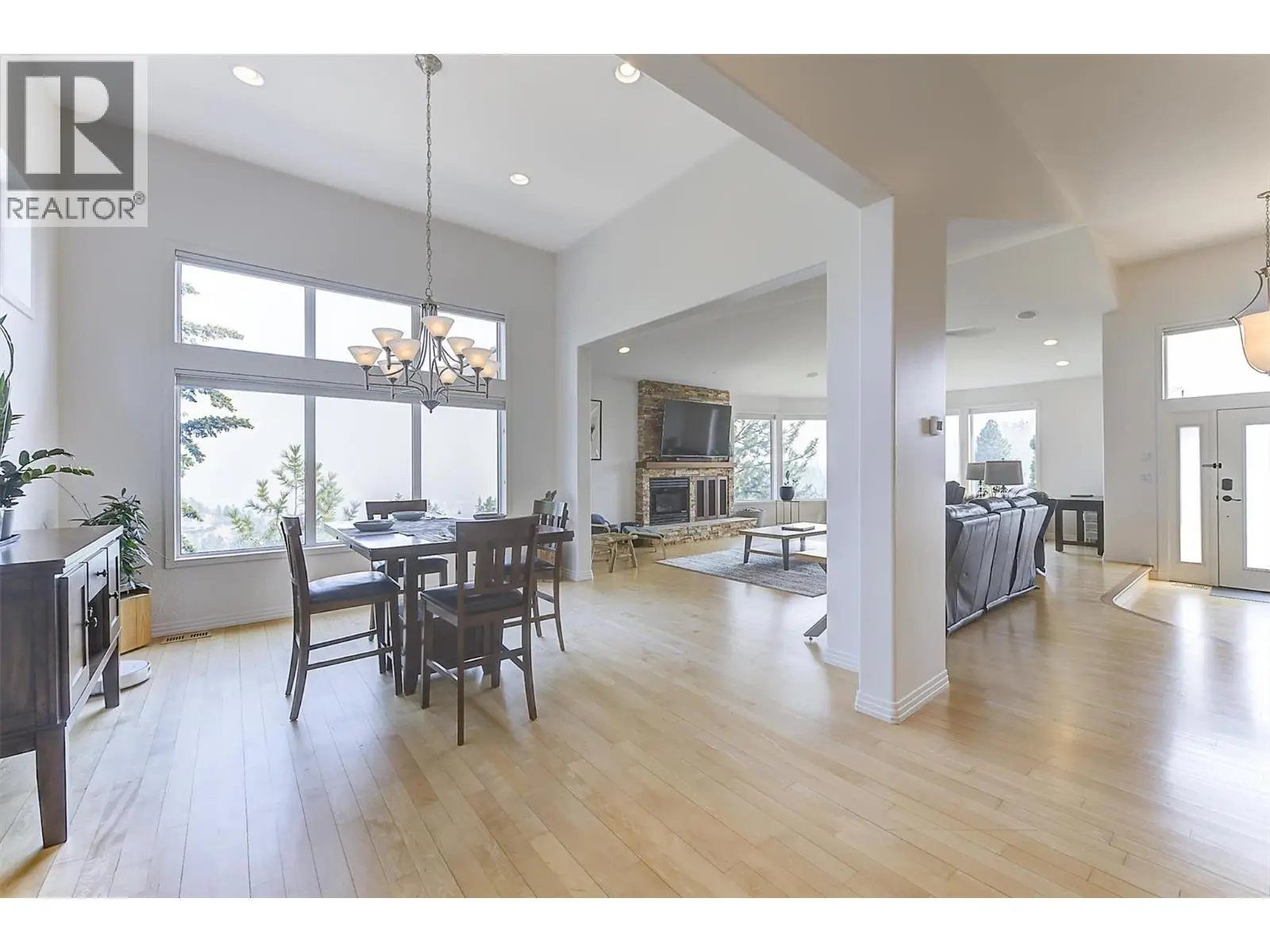 2296 Lillooet Crescent. Kelowna, British Columbia