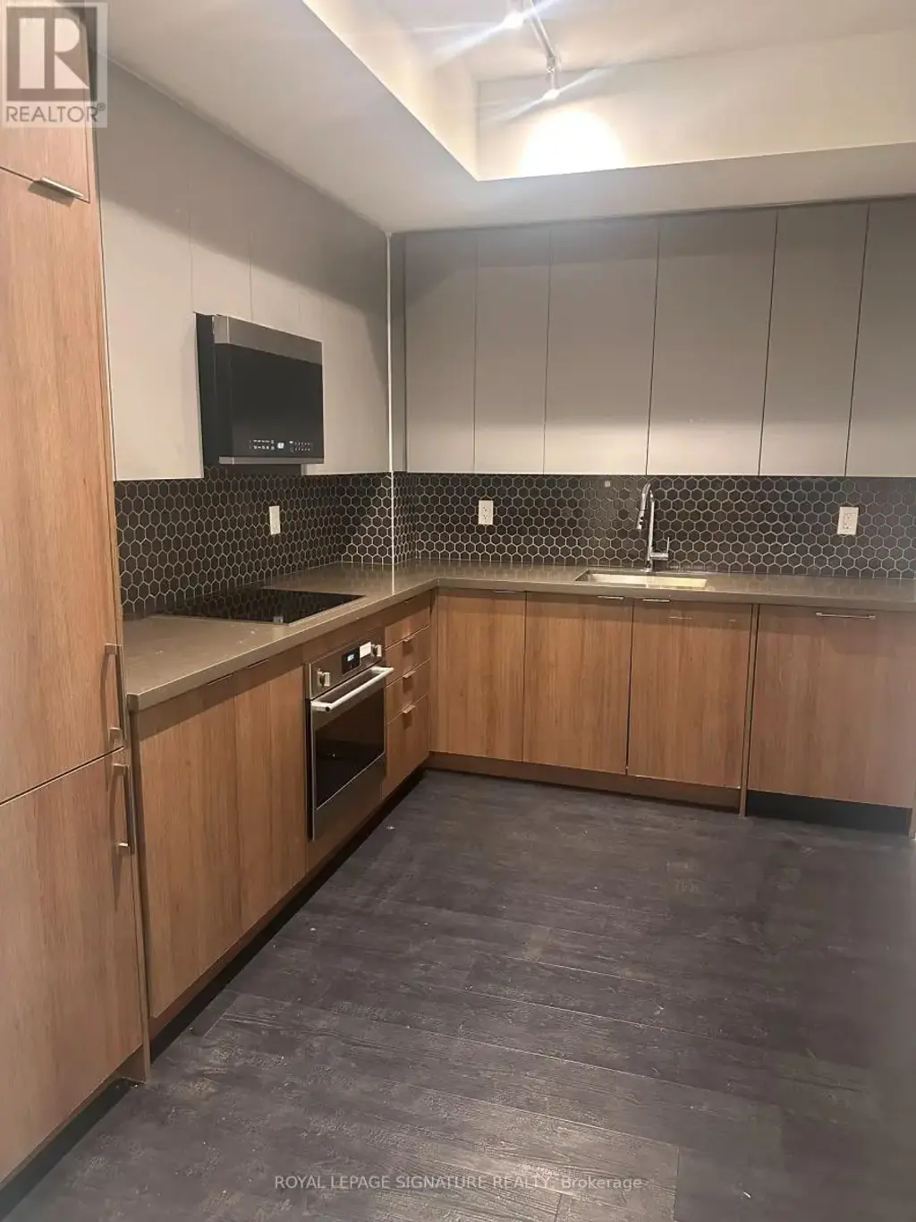 1002 - 2481 Taunton Road, Oakville (RO River Oaks)