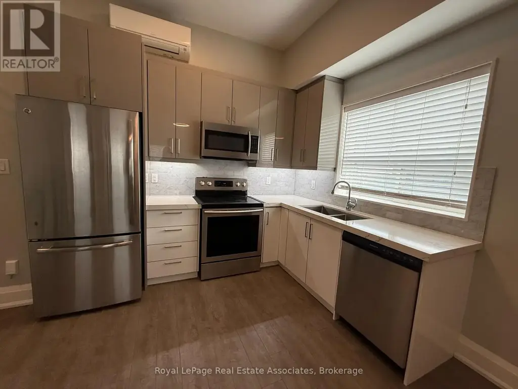 3 - 2548 Eglinton Avenue W, Toronto (Keelesdale-Eglinton West)