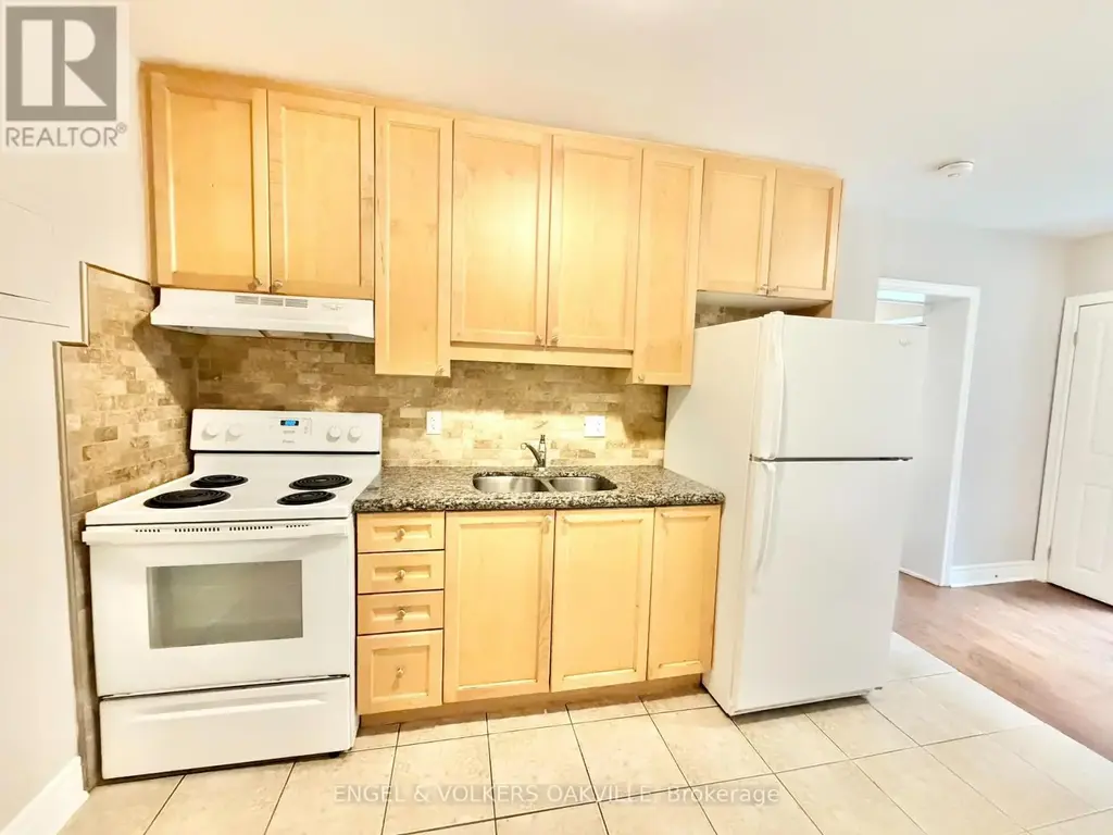 112 - 15 Thirty Third Street, Toronto (Long Branch)