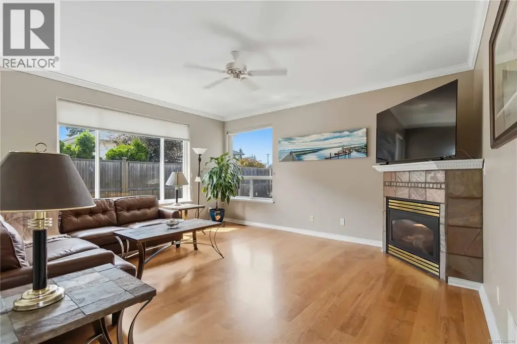 1101 Berkeley Pl, Saanich