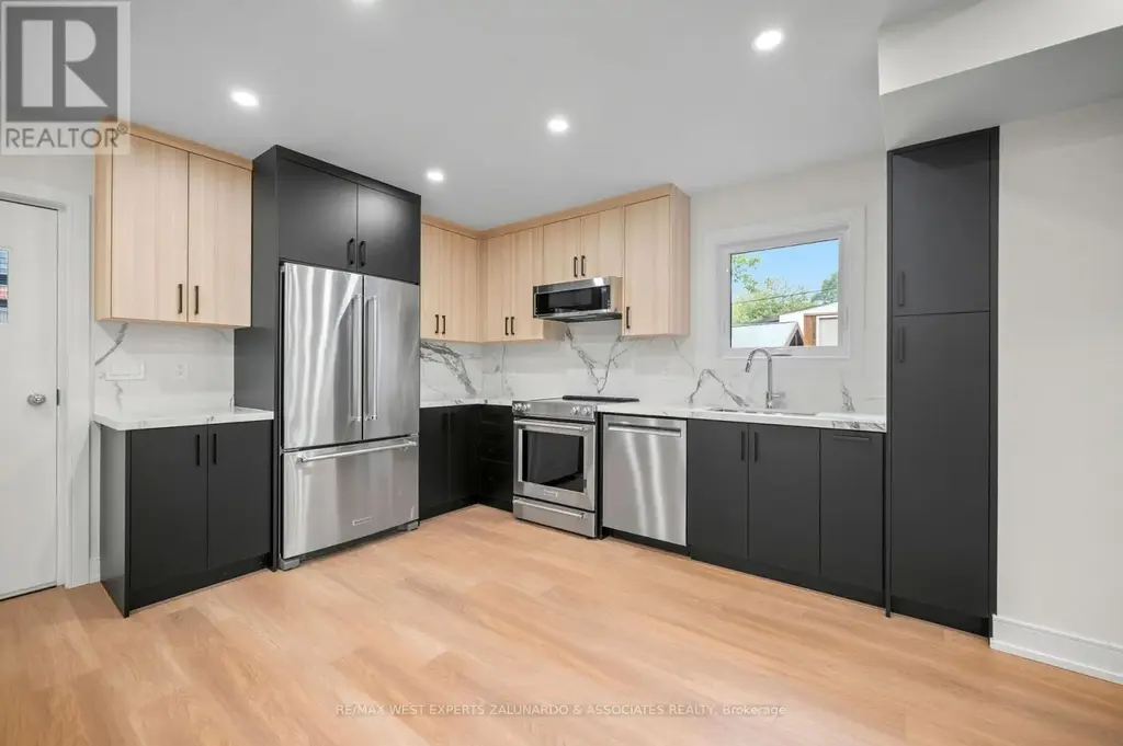 2 - 412 Glenholme Avenue, Toronto (Oakwood Village)