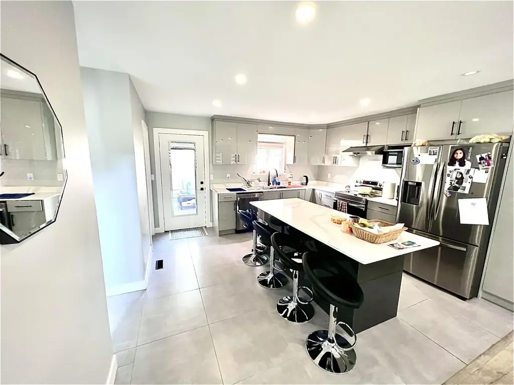 7376 123 Street, Surrey