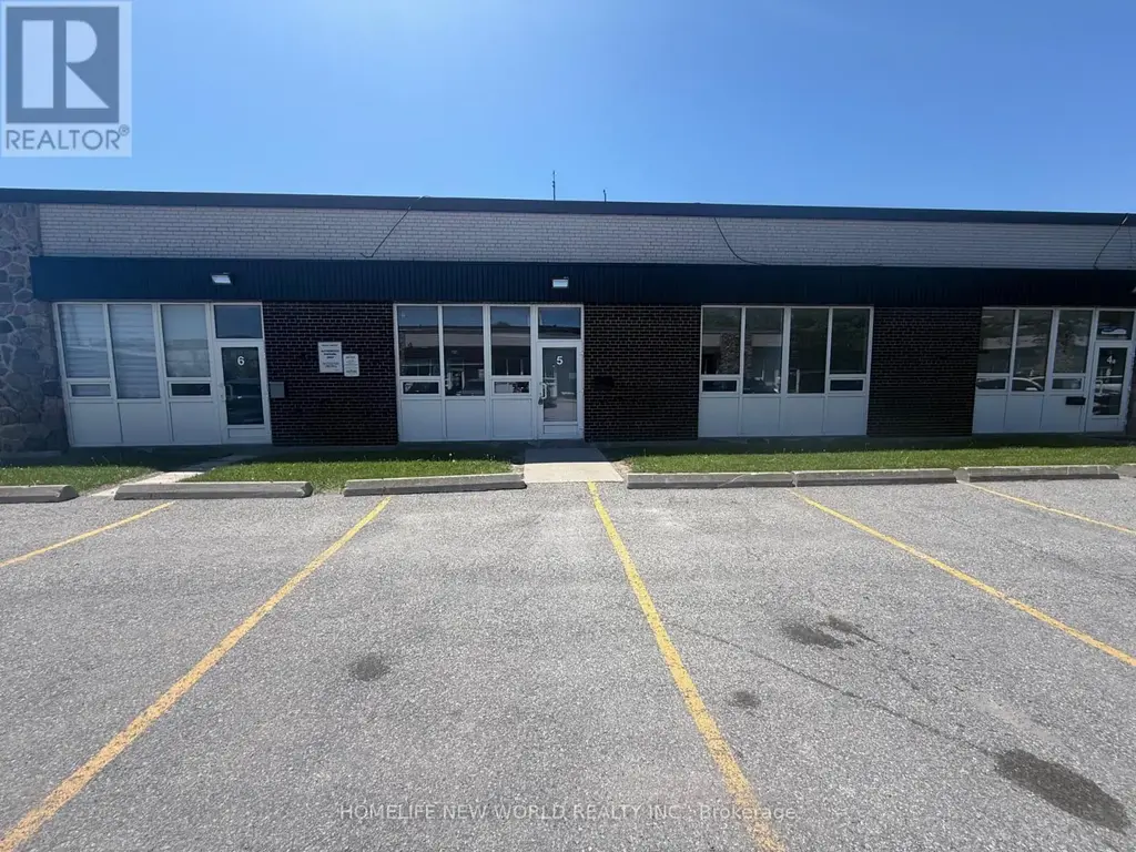 5 - 131 Sunrise Avenue, Toronto (Victoria Village)