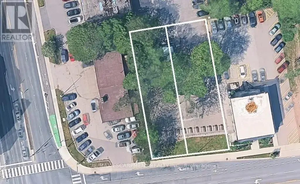 1016-1018 Waterdown Road, Burlington (Bayview)