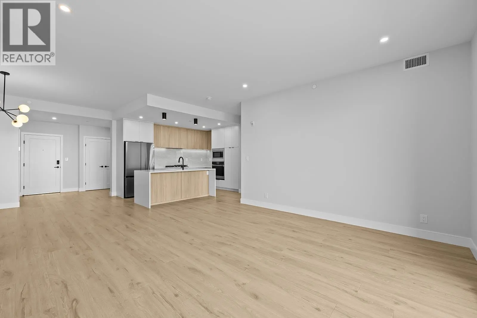 75 Predator Ridge Drive Unit# 301. Vernon, British Columbia
