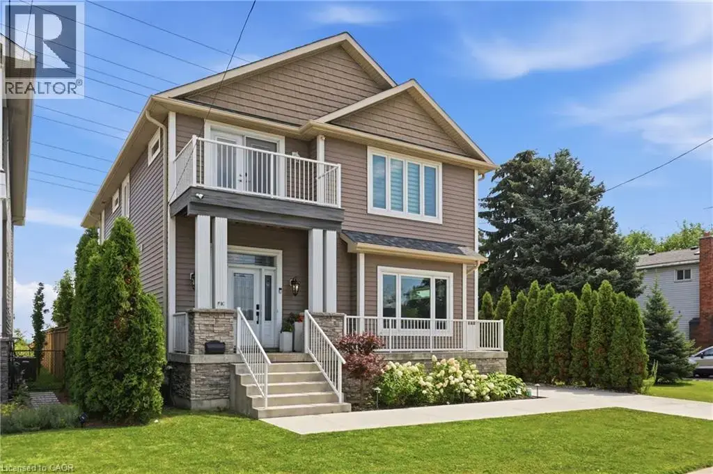 793 Beach Boulevard, Hamilton