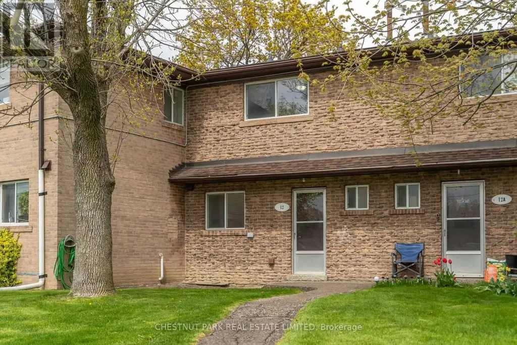 12 - 44 Romfield Drive, Toronto (York University Heights)