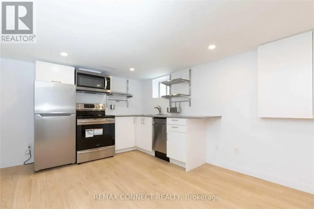 Lower - 1370 Woodbine Avenue, Toronto (East York)