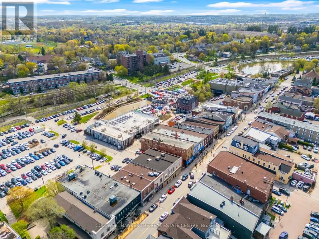 B - 207 Main Street S, Newmarket (Central Newmarket)