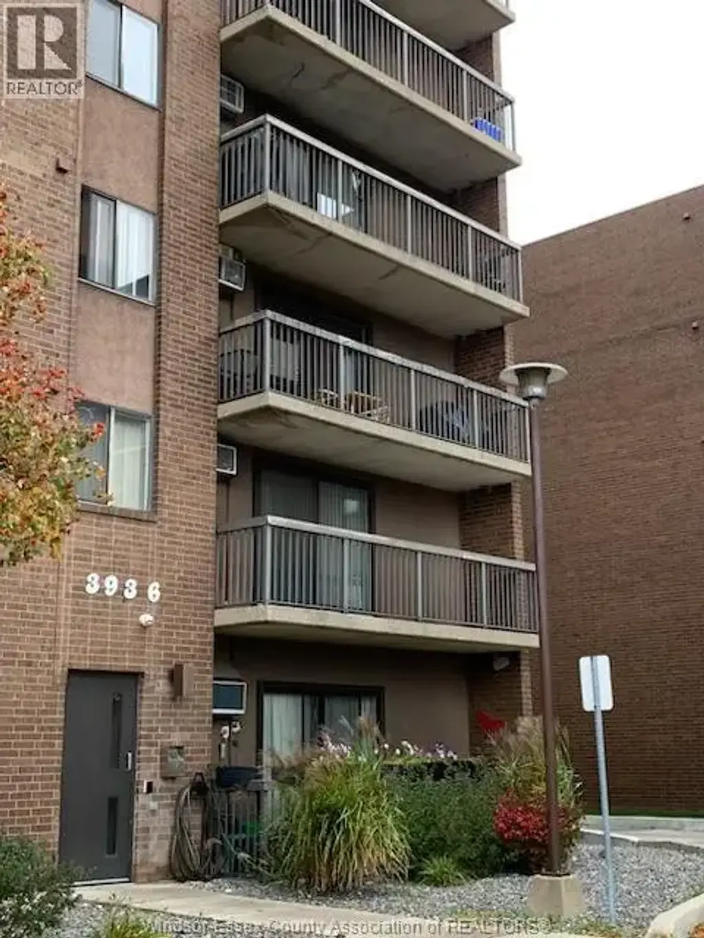 3936 Wyandotte Unit# 211, Windsor