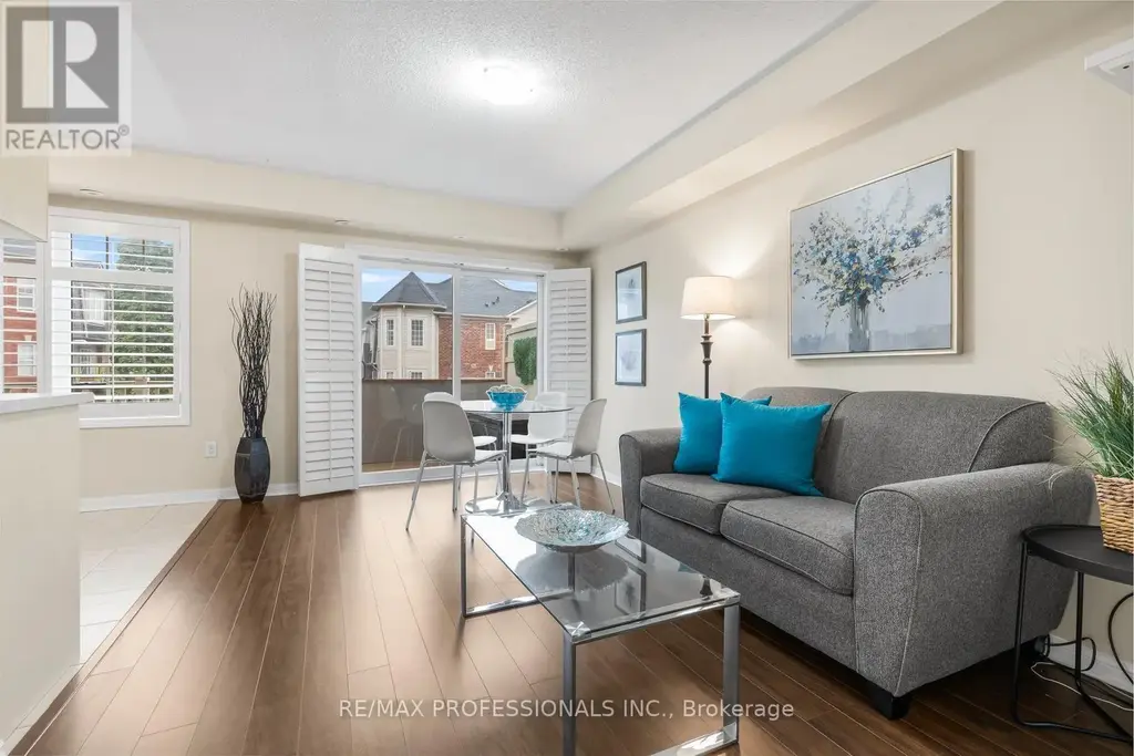 5 - 3025 Elmcreek Road, Mississauga (Cooksville)