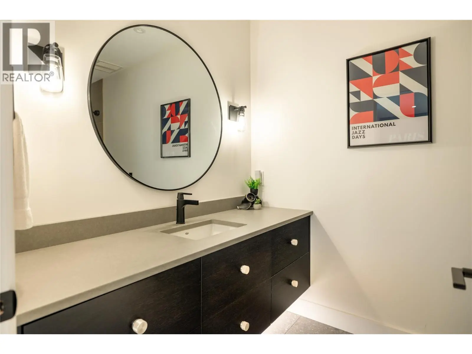 538 Clifton Court. Kelowna, British Columbia