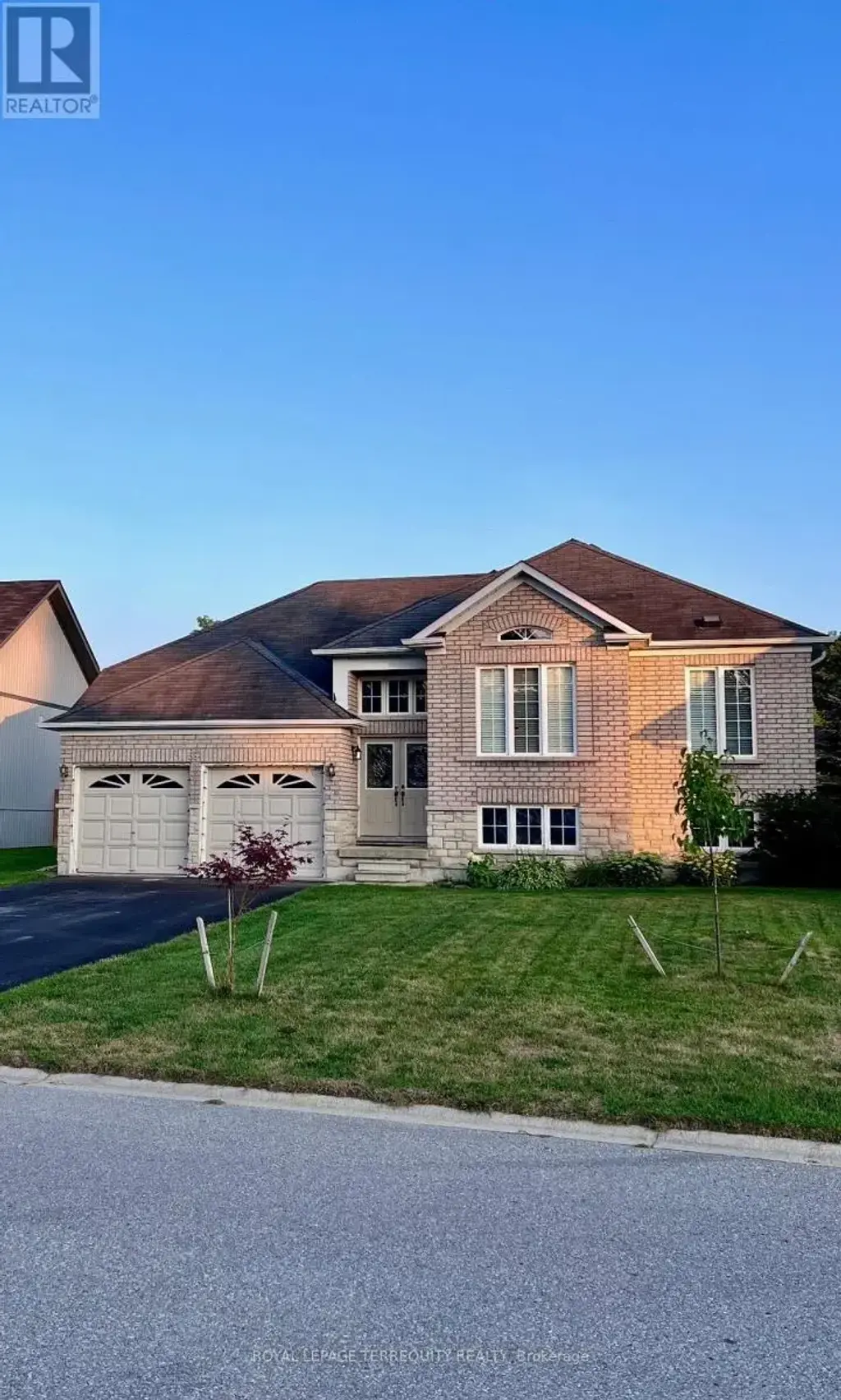 55 Regina Boulevard, Wasaga Beach