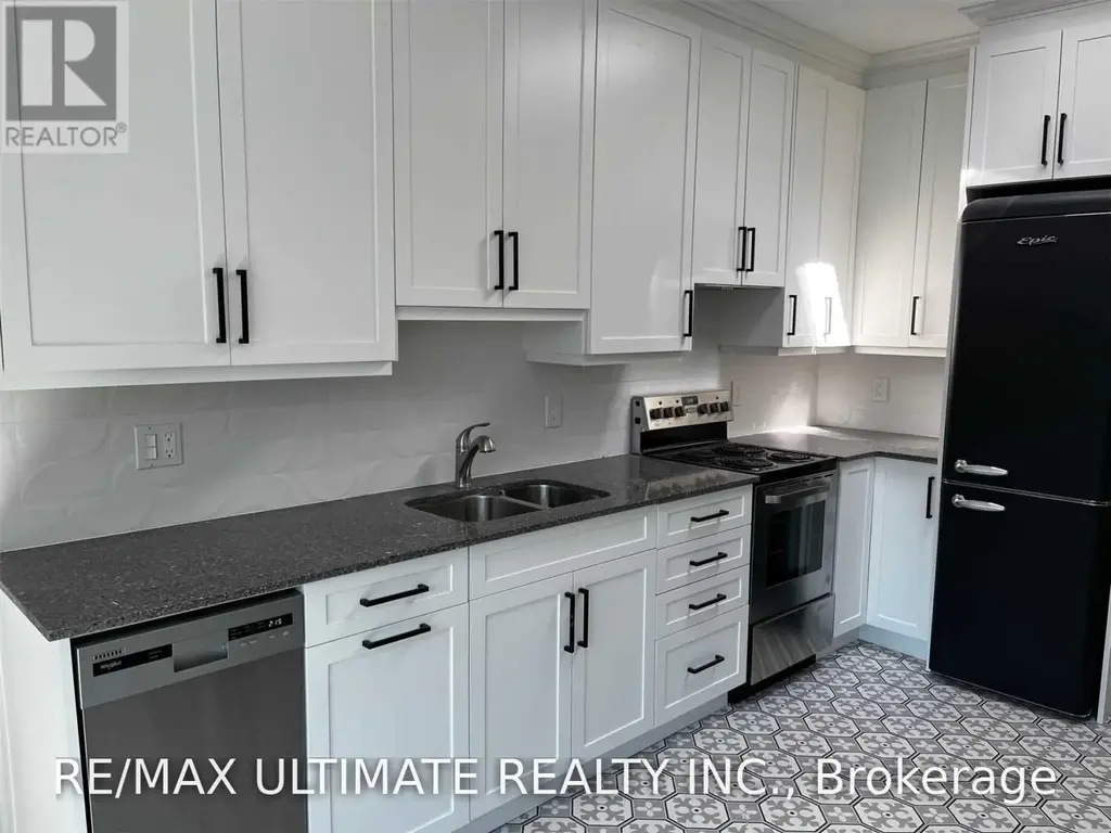 1065b St Clair Avenue W, Toronto (Oakwood Village)