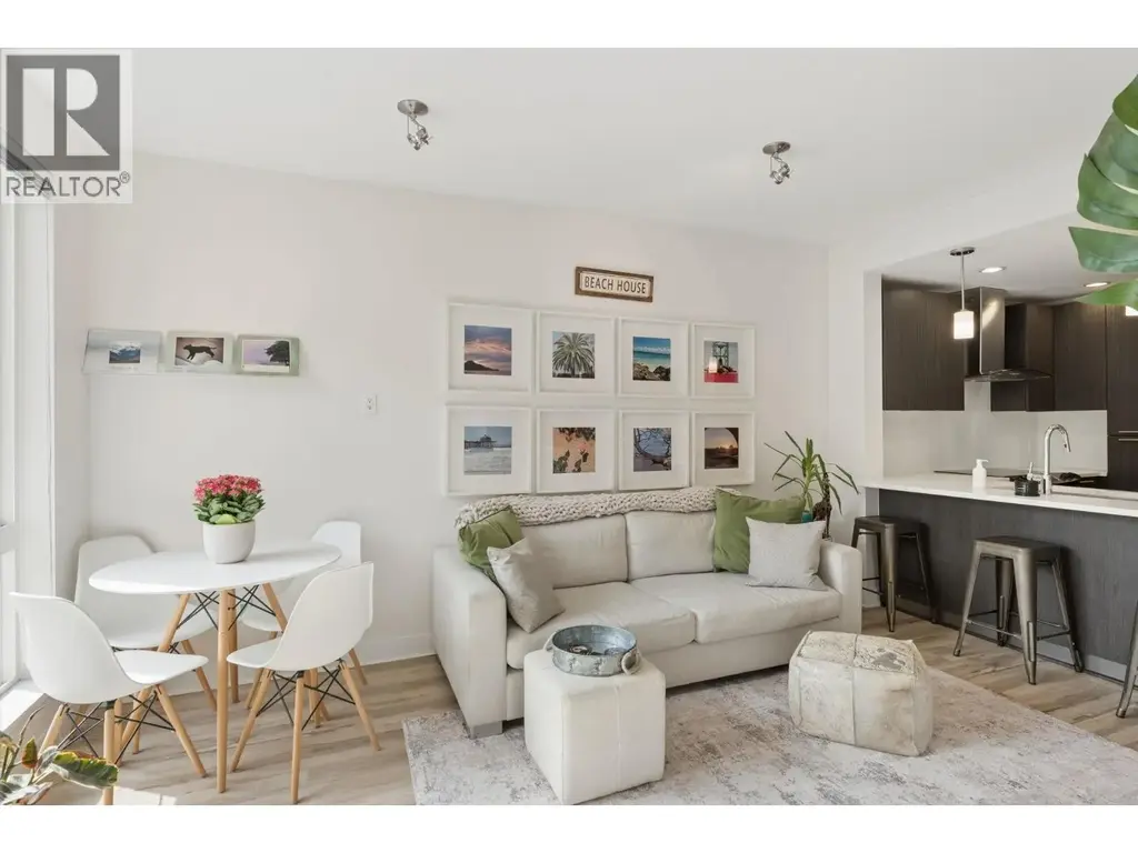 312 733 W 3rd Street, North Vancouver