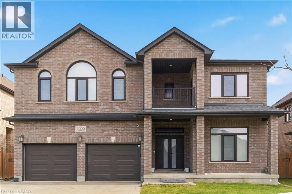 2000 Maddex Way, London