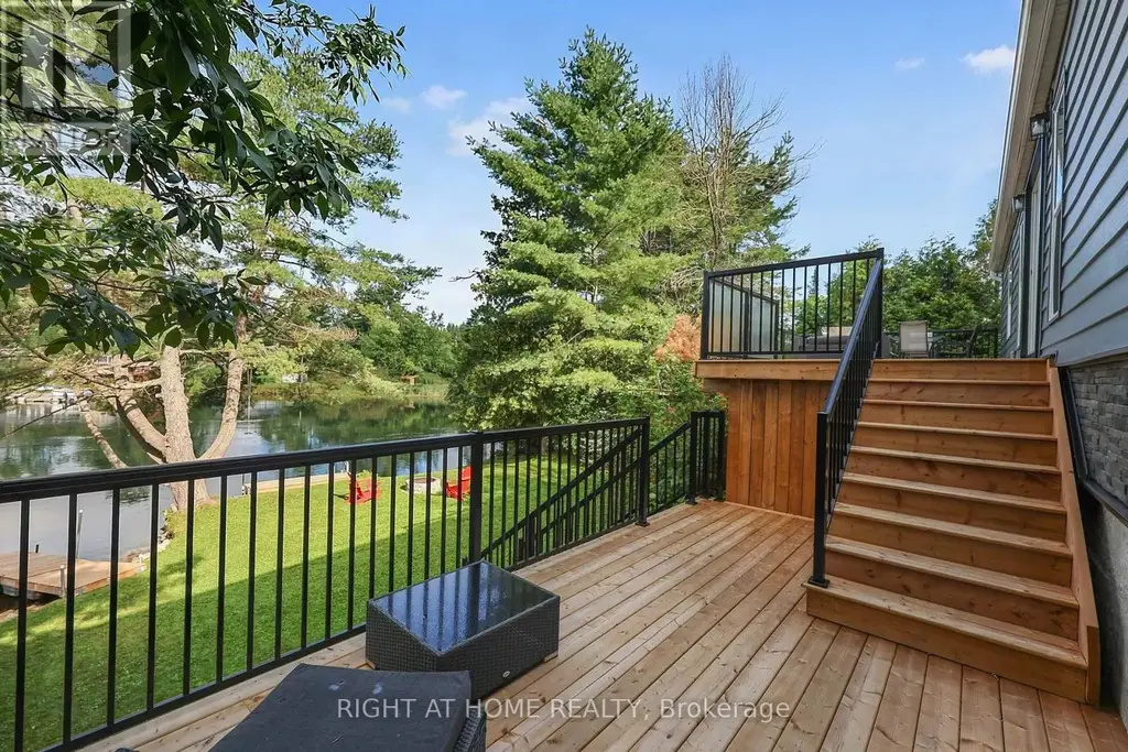 8168 Laidlaw Avenue, Ramara