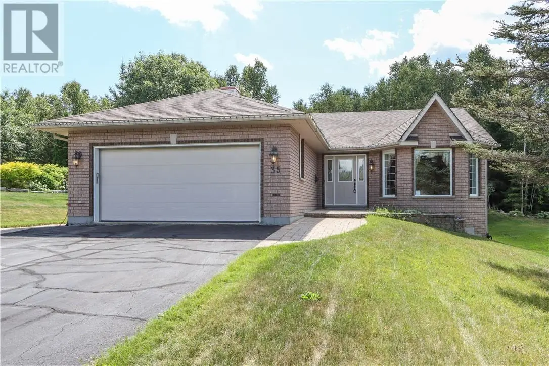 35 Bonnie Drive, Lively